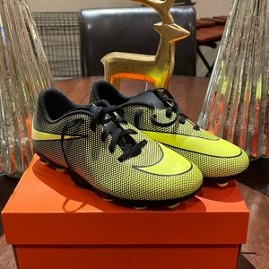 Nike Boys Youth soccer Cleats